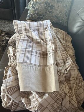 Mainstays Beige and Cream Plaid Bedding Set